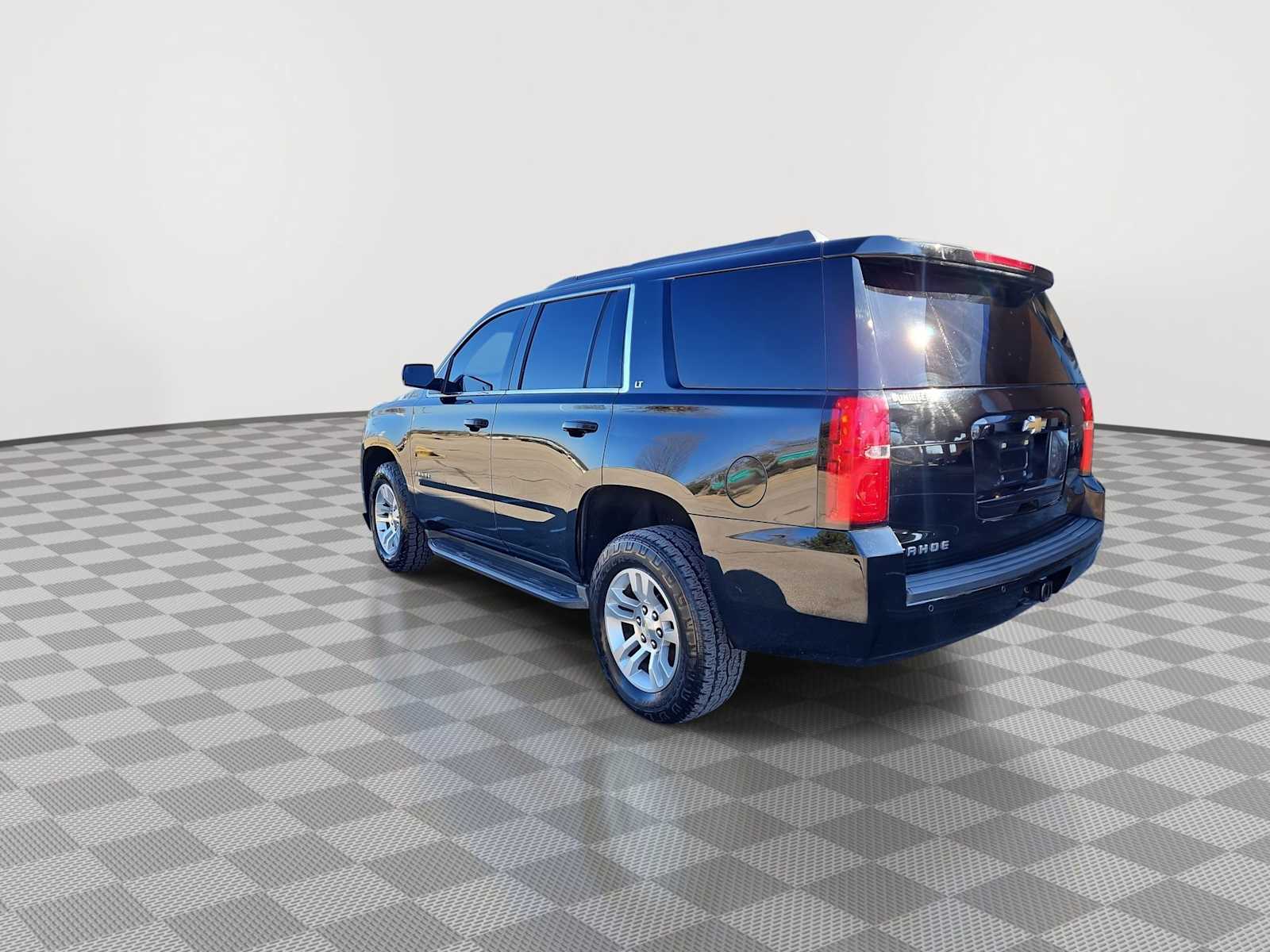 Thumbnail: 2017 Chevrolet Tahoe - 6