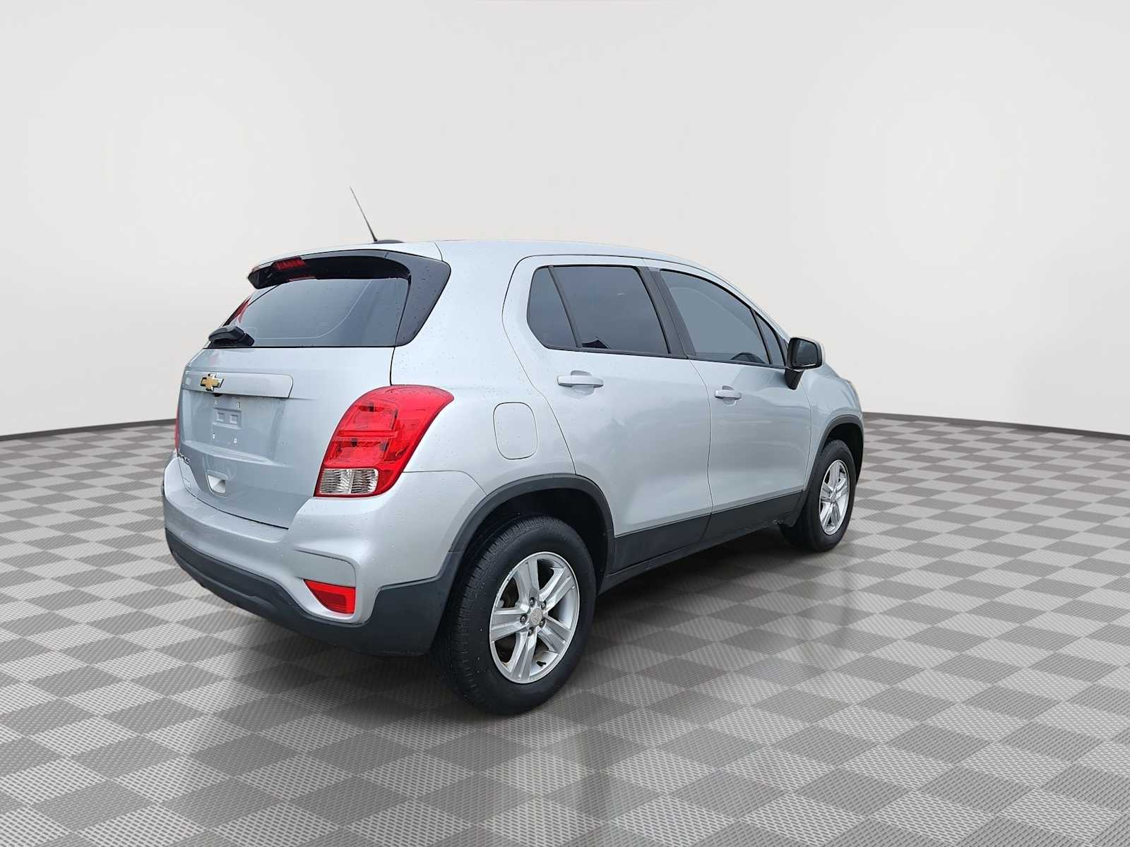 Thumbnail: 2018 Chevrolet Trax - 8