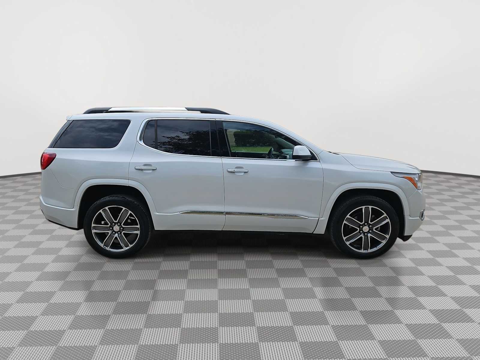 Thumbnail: 2017 GMC Acadia - 9