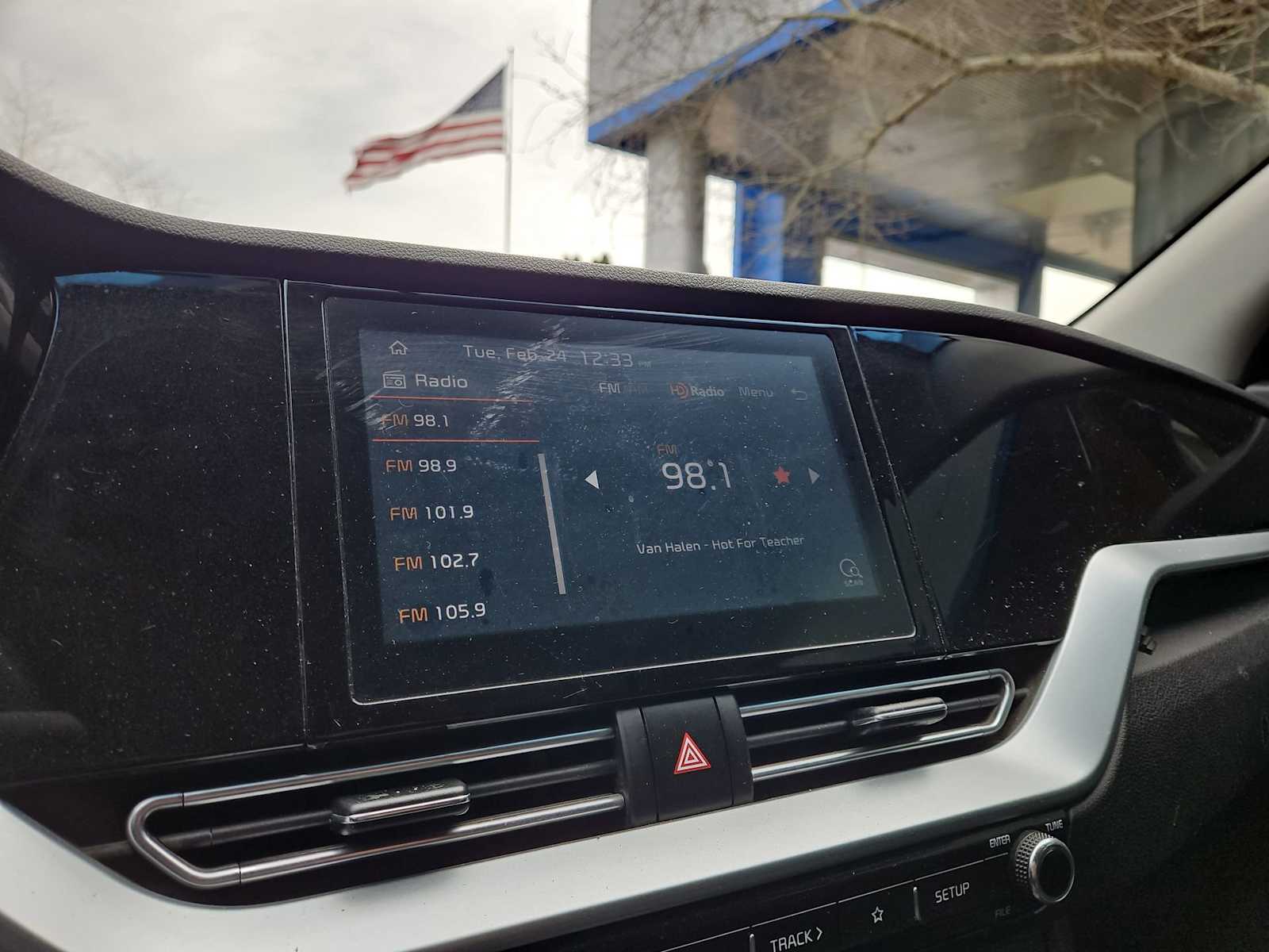 Thumbnail: 2022 Kia Niro - 29