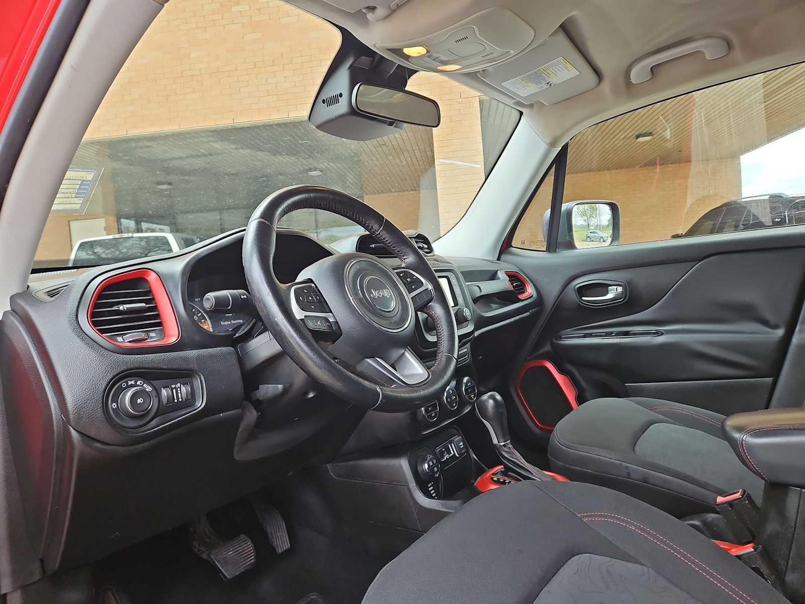 Thumbnail: 2015 Jeep Renegade - 10