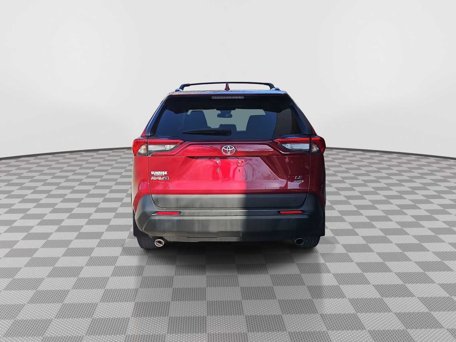 Thumbnail: 2021 Toyota RAV4 - 7
