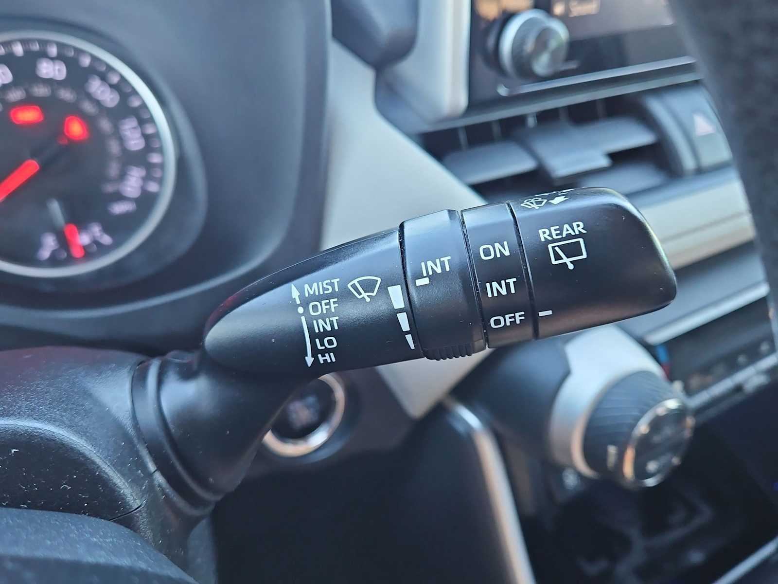 Thumbnail: 2019 Toyota RAV4 - 27