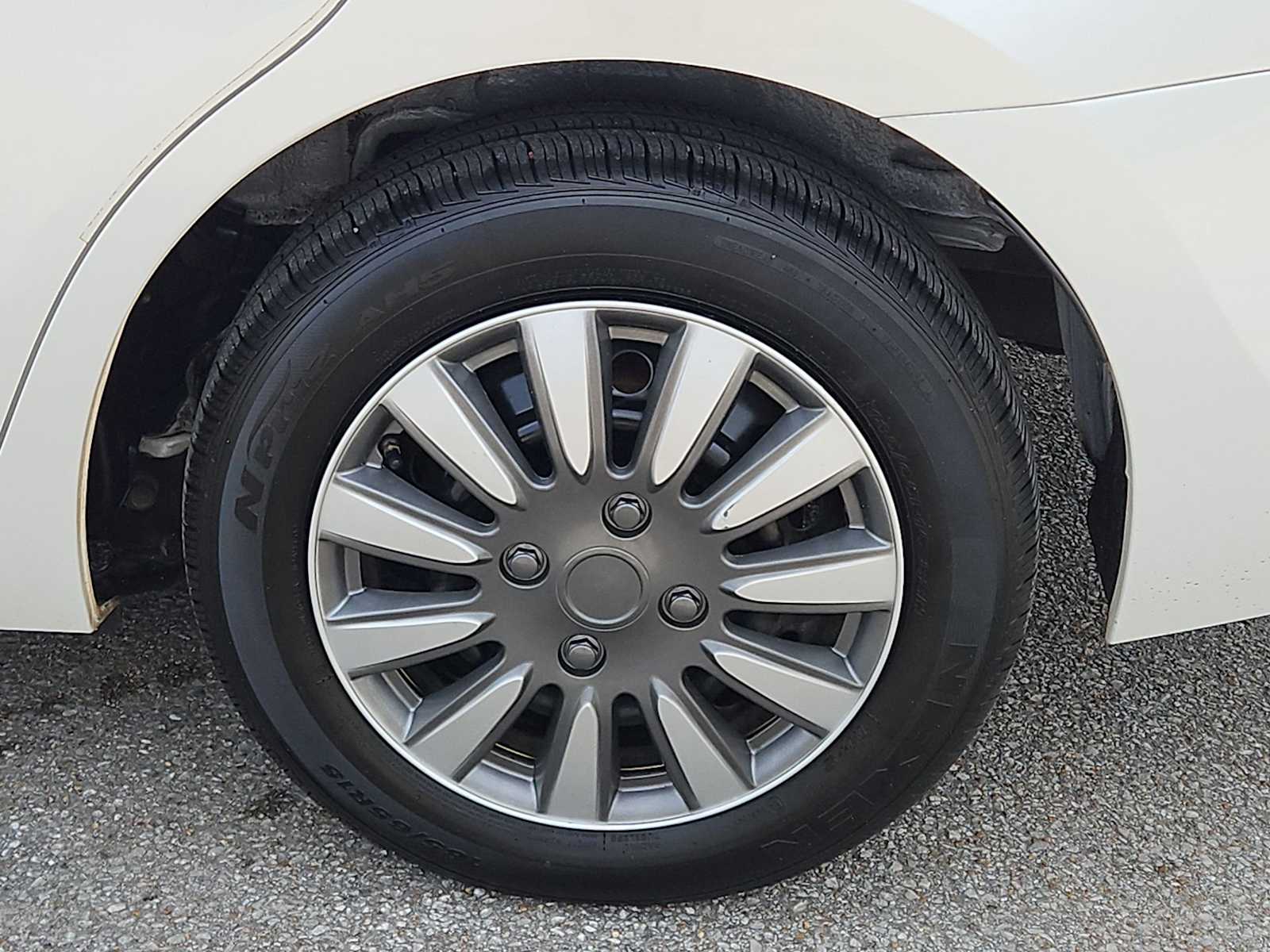 Thumbnail: 2014 Toyota Corolla - 13