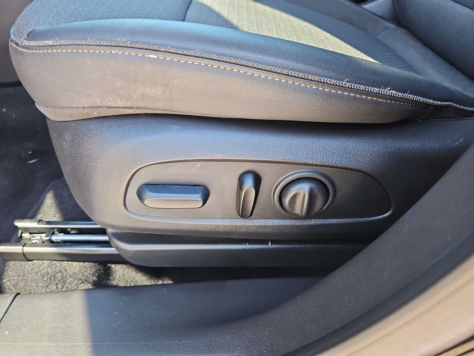 Thumbnail: 2023 Buick Encore GX - 18