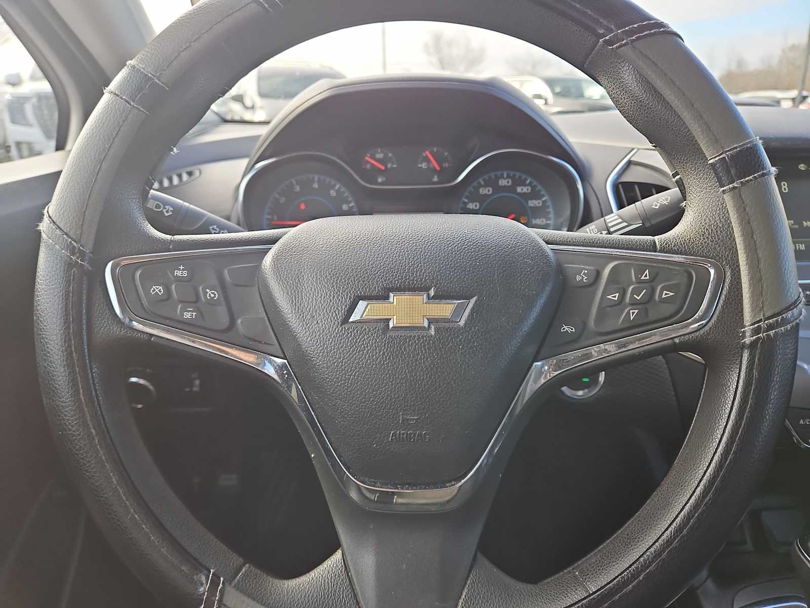 Thumbnail: 2017 Chevrolet Cruze - 21
