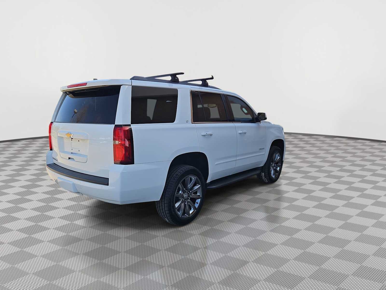 Thumbnail: 2018 Chevrolet Tahoe - 8