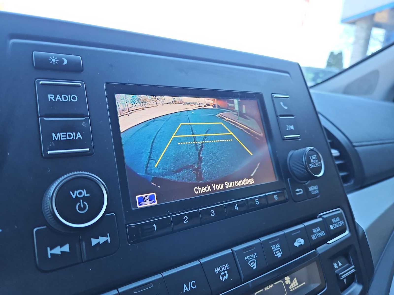 Thumbnail: 2020 Honda Odyssey - 29