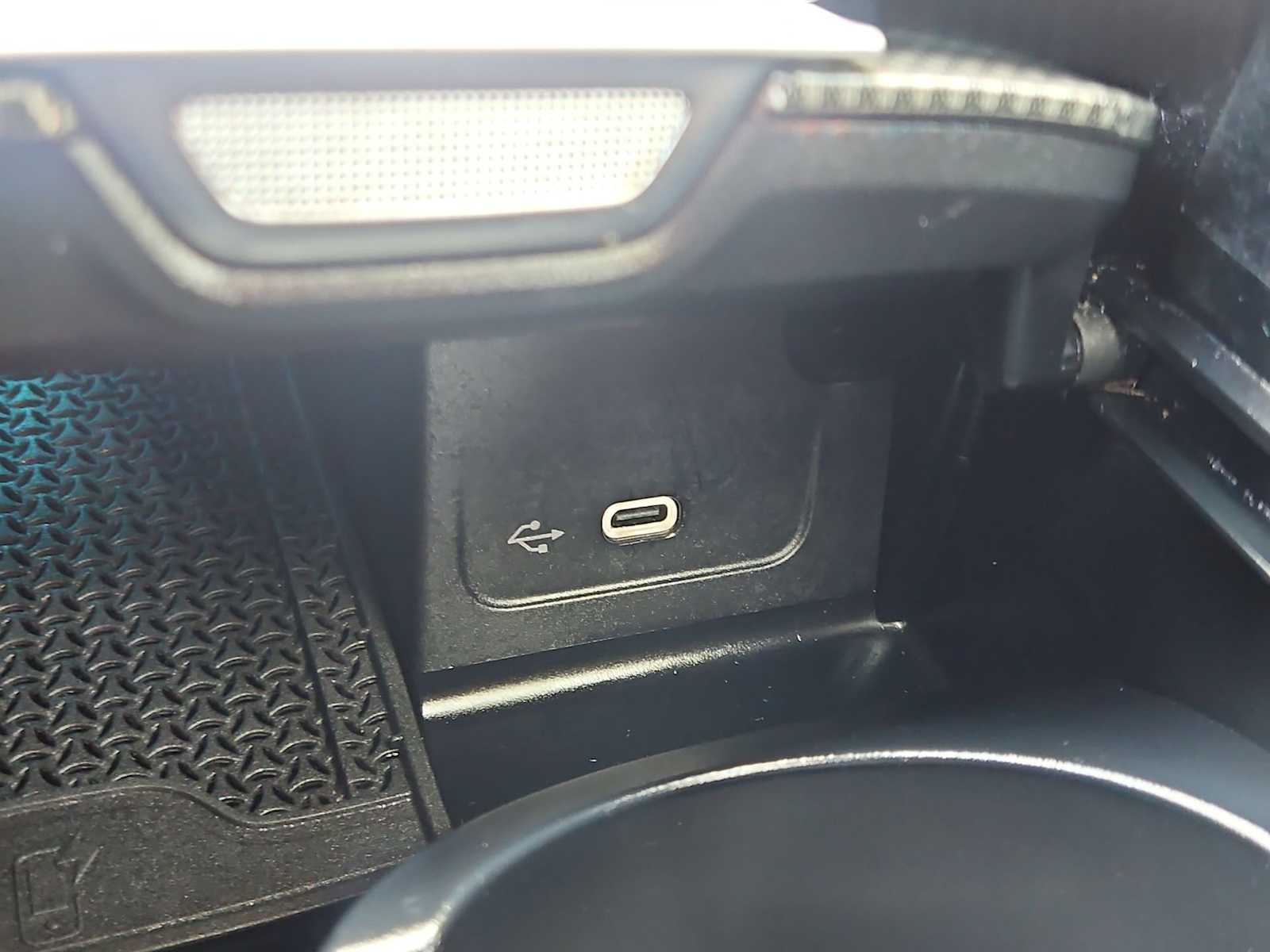 Thumbnail: 2023 Mercedes-Benz C-Class - 31