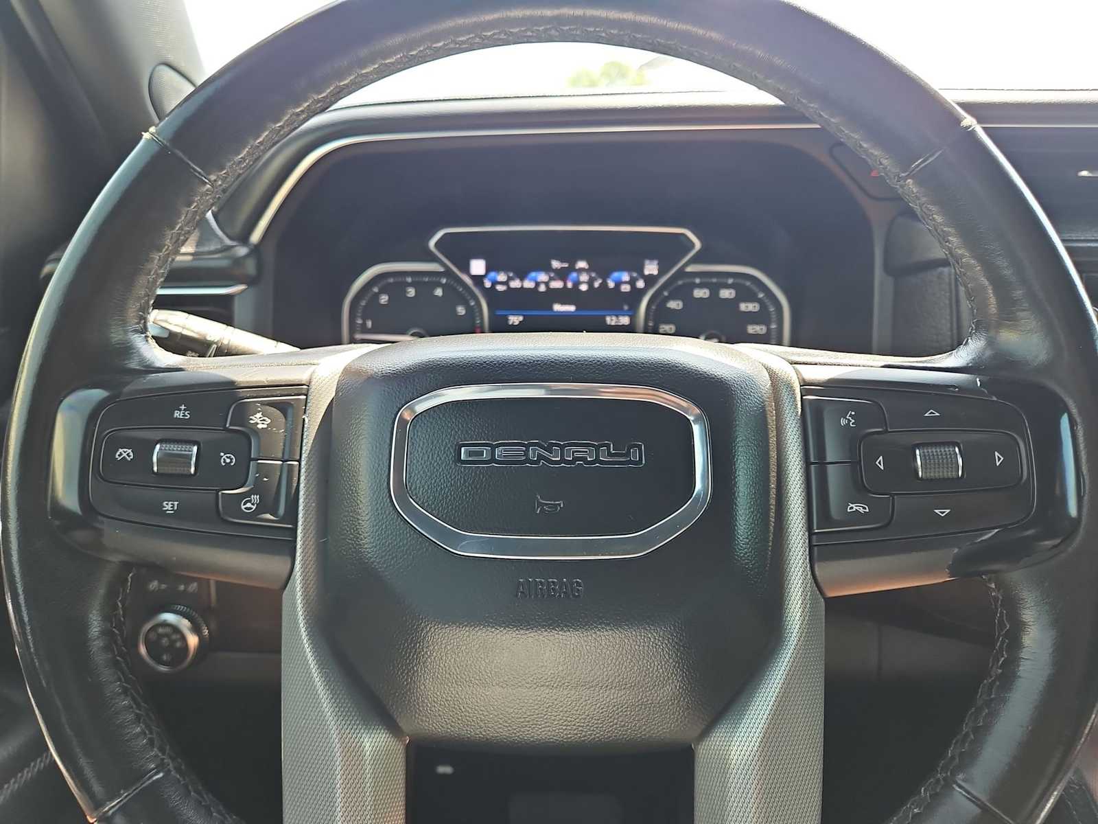 Thumbnail: 2021 GMC Yukon - 25
