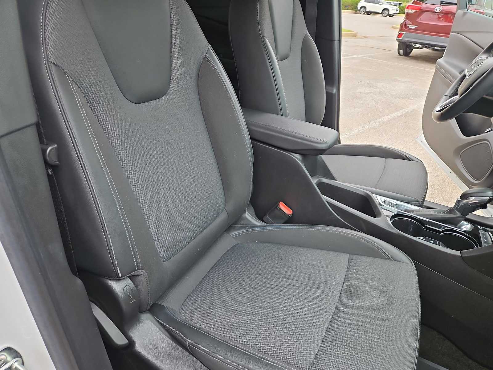 Thumbnail: 2022 Buick Encore GX - 22