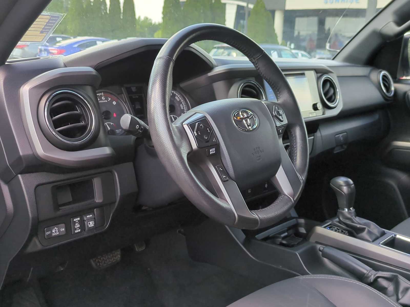 Thumbnail: 2017 Toyota Tacoma - 10