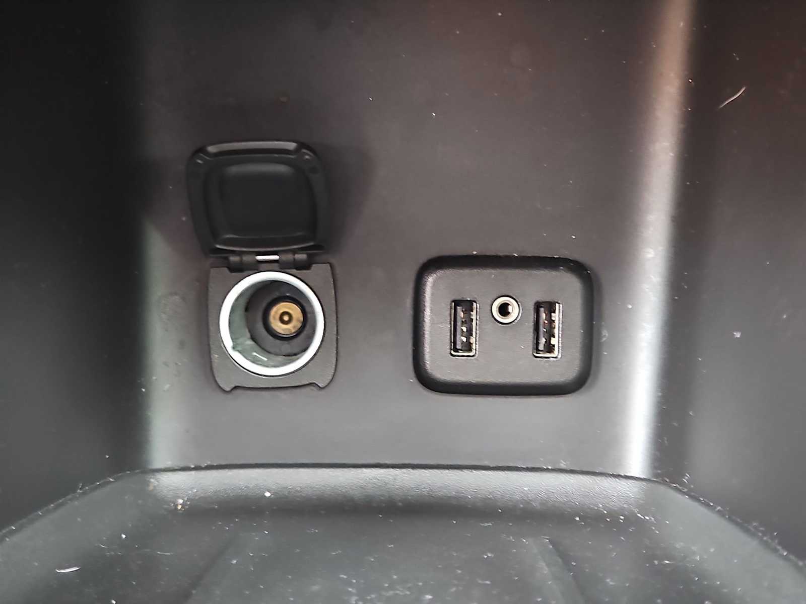 Thumbnail: 2019 GMC Acadia - 32