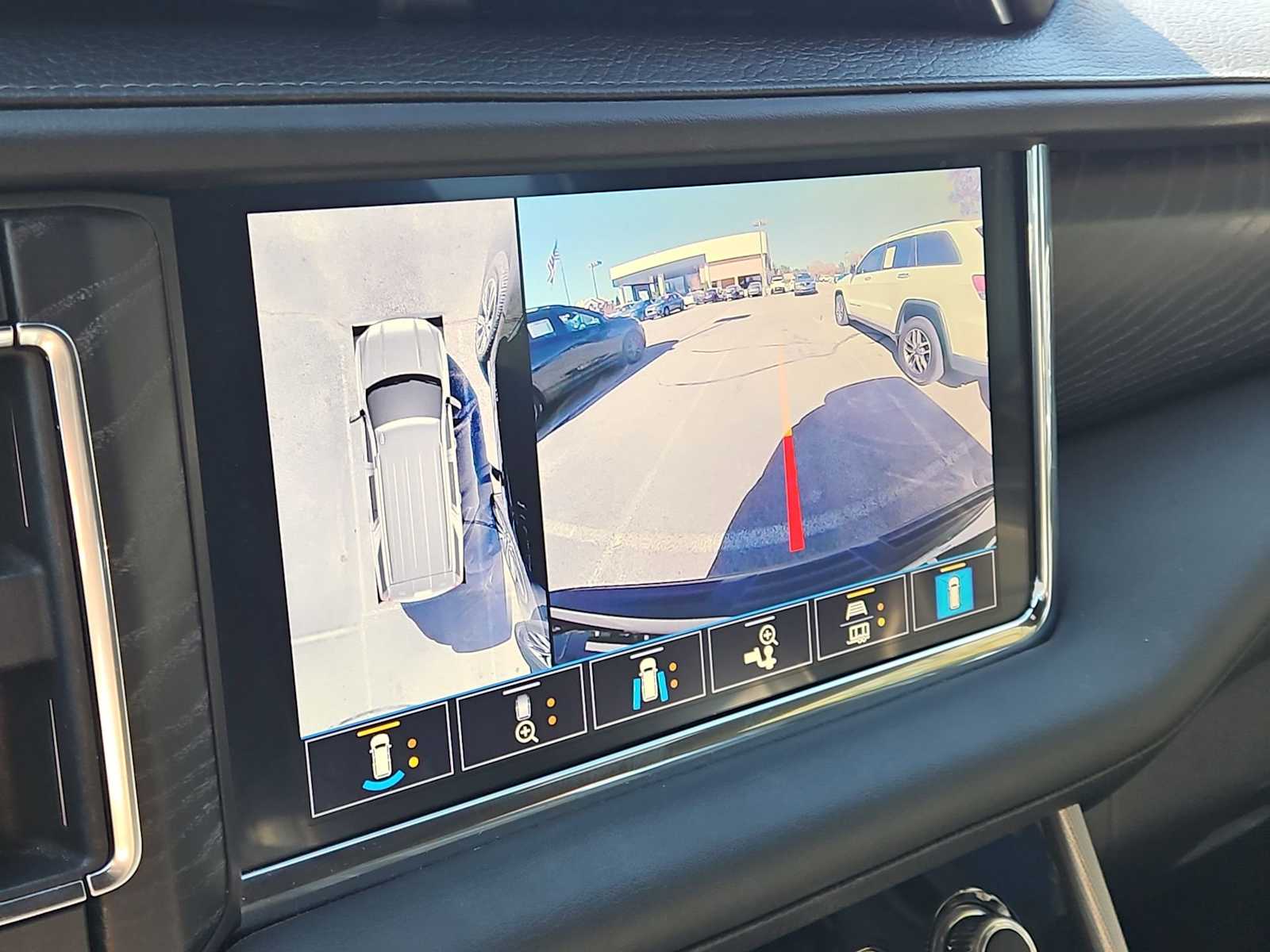 Thumbnail: 2021 GMC Yukon - 32