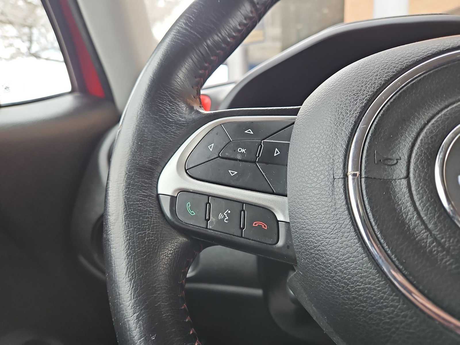 Thumbnail: 2015 Jeep Renegade - 23