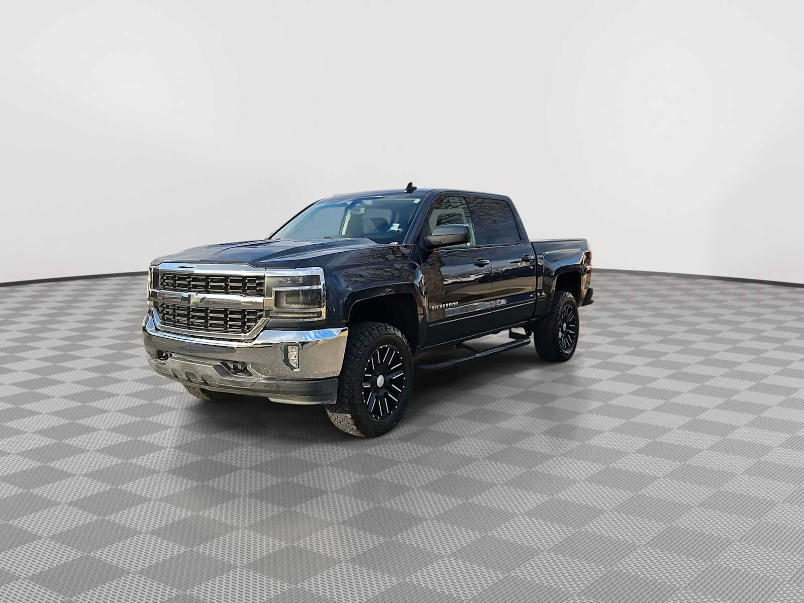 Thumbnail: 2018 Chevrolet Silverado 1500 - 4