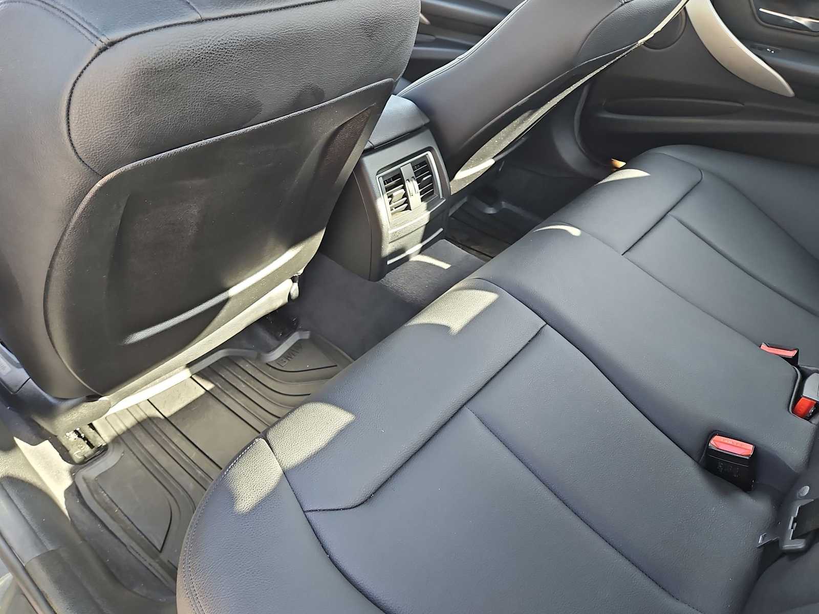 Thumbnail: 2016 BMW 3 Series - 33