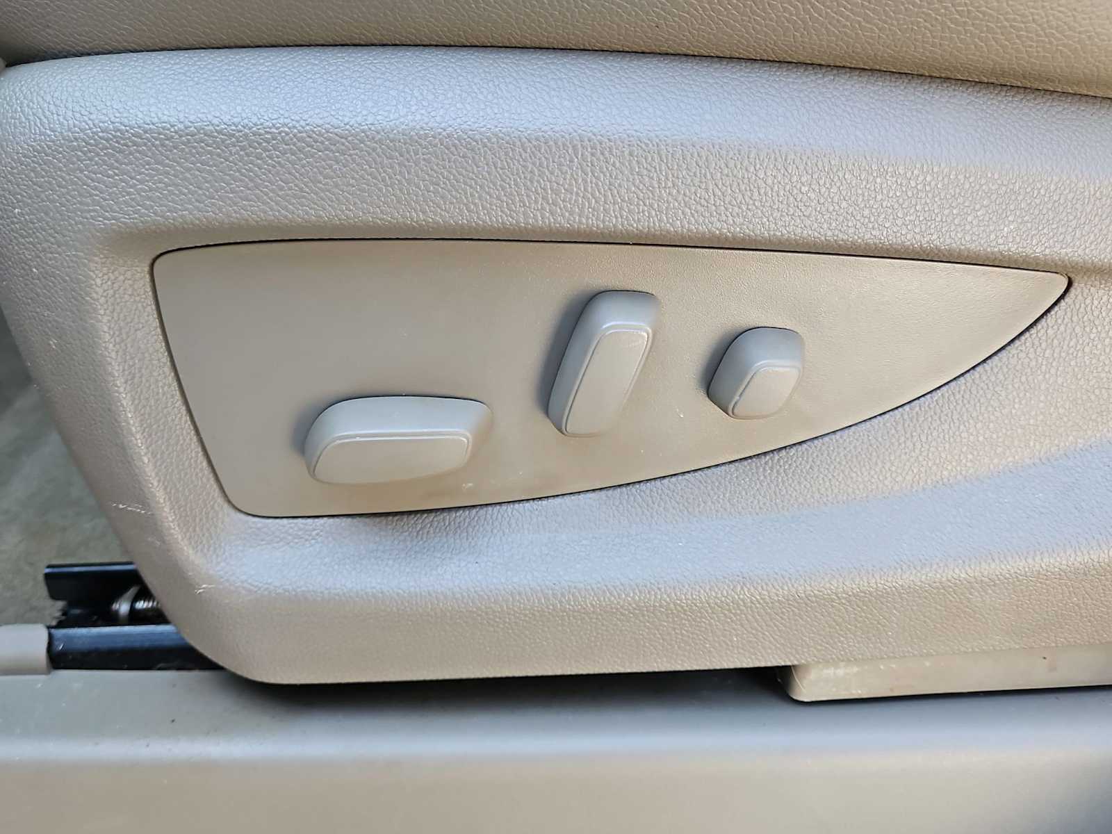 Thumbnail: 2018 Chevrolet Tahoe - 18