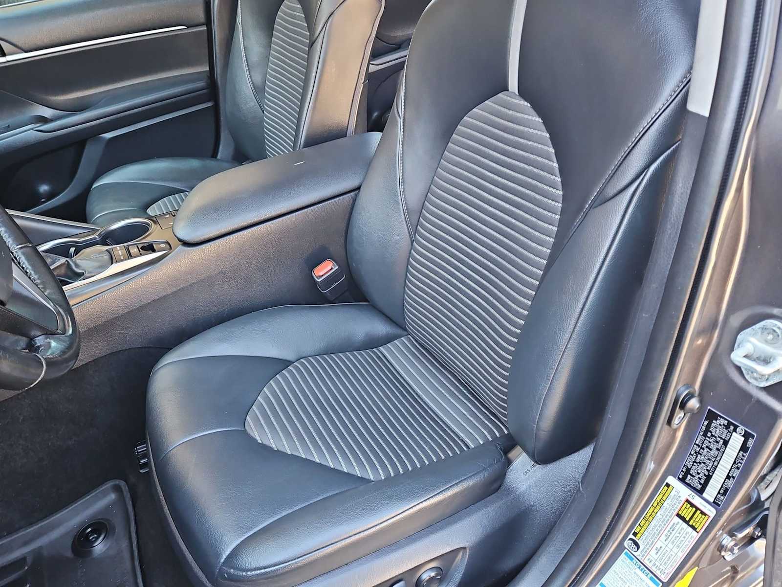 Thumbnail: 2022 Toyota Camry - 16