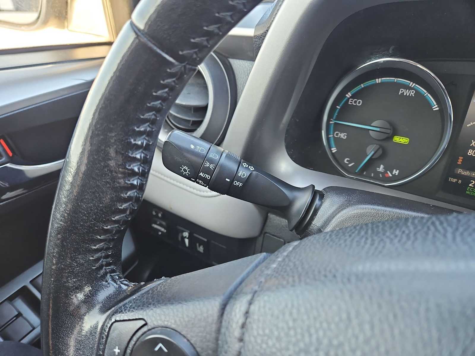 Thumbnail: 2017 Toyota RAV4 - 27