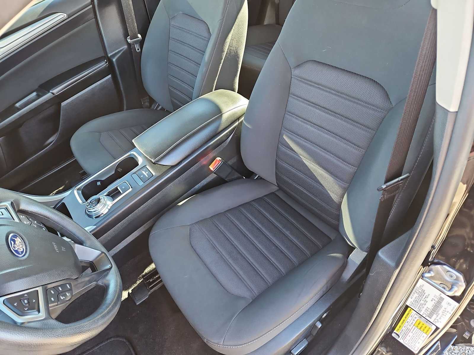 Thumbnail: 2020 Ford Fusion - 16