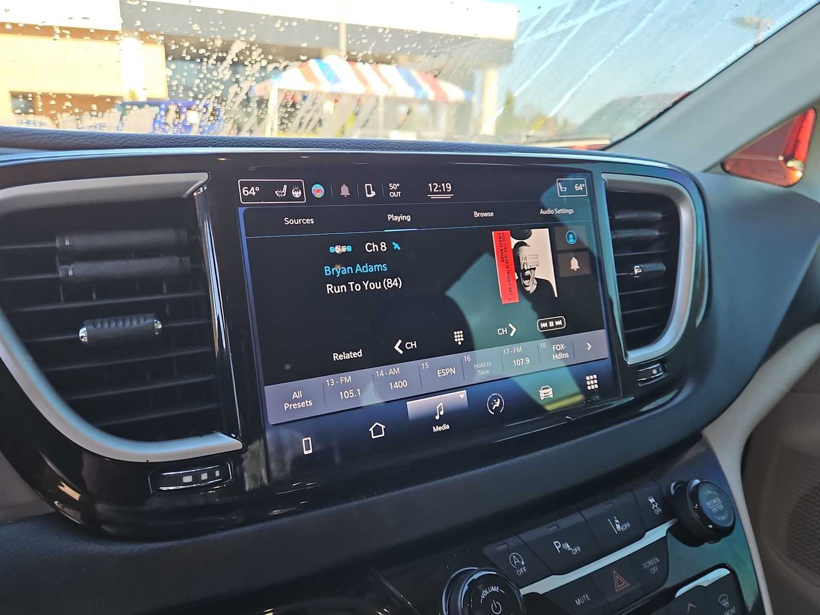 Thumbnail: 2022 Chrysler Pacifica - 29