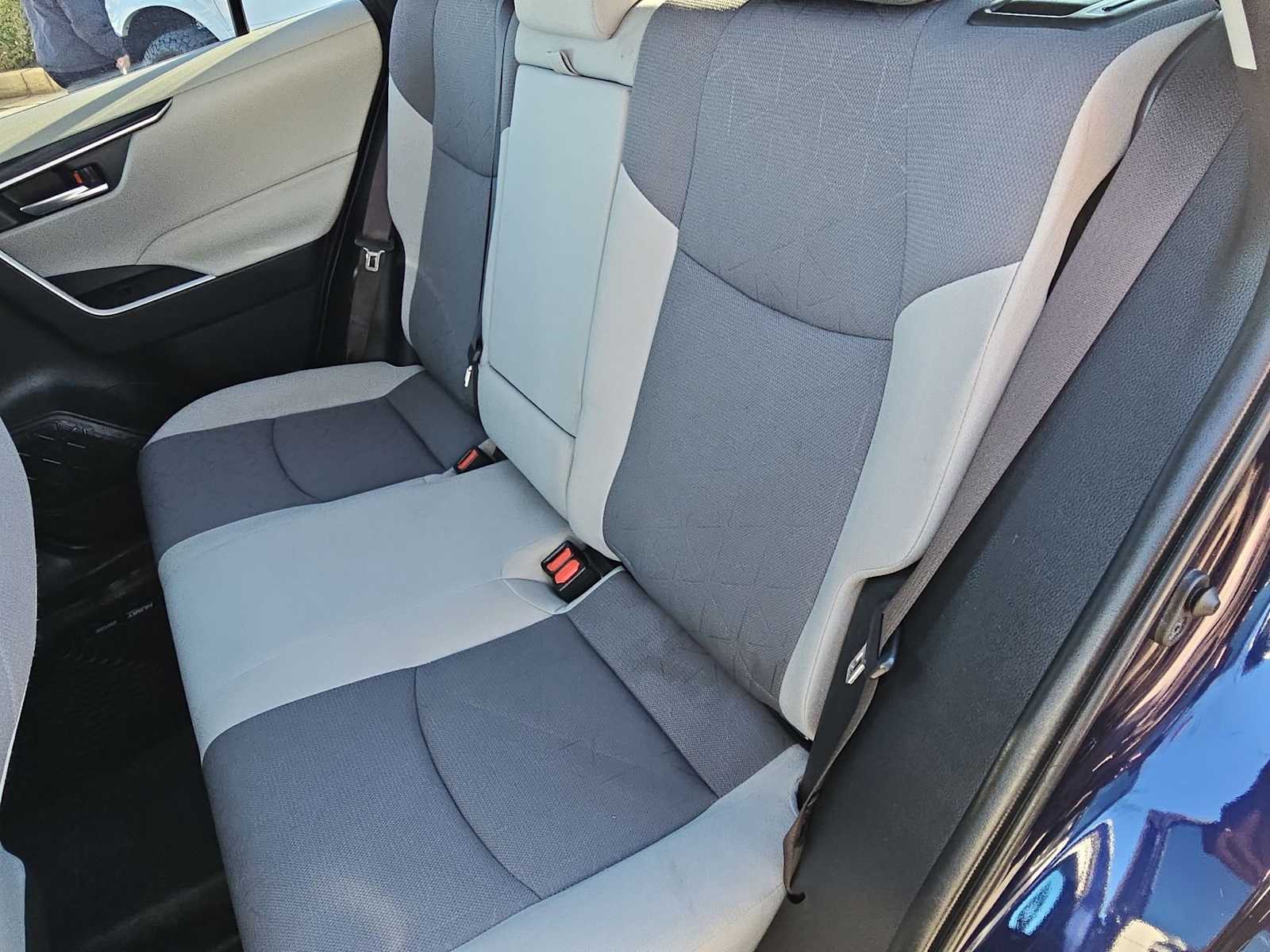 Thumbnail: 2019 Toyota RAV4 - 21