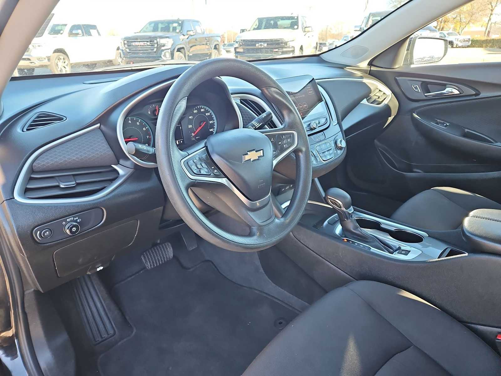 Thumbnail: 2023 Chevrolet Malibu - 10