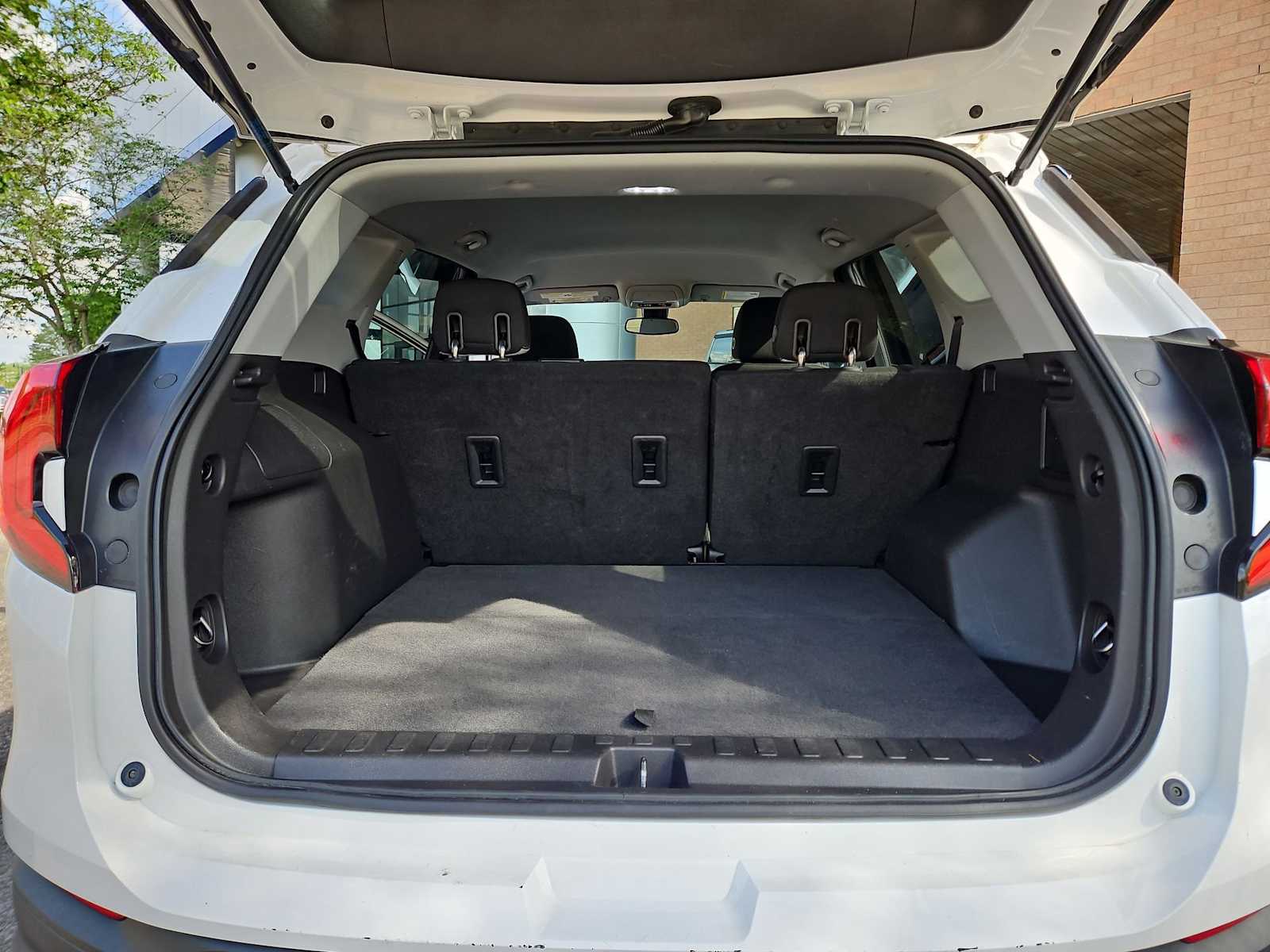 Thumbnail: 2020 GMC Terrain - 34