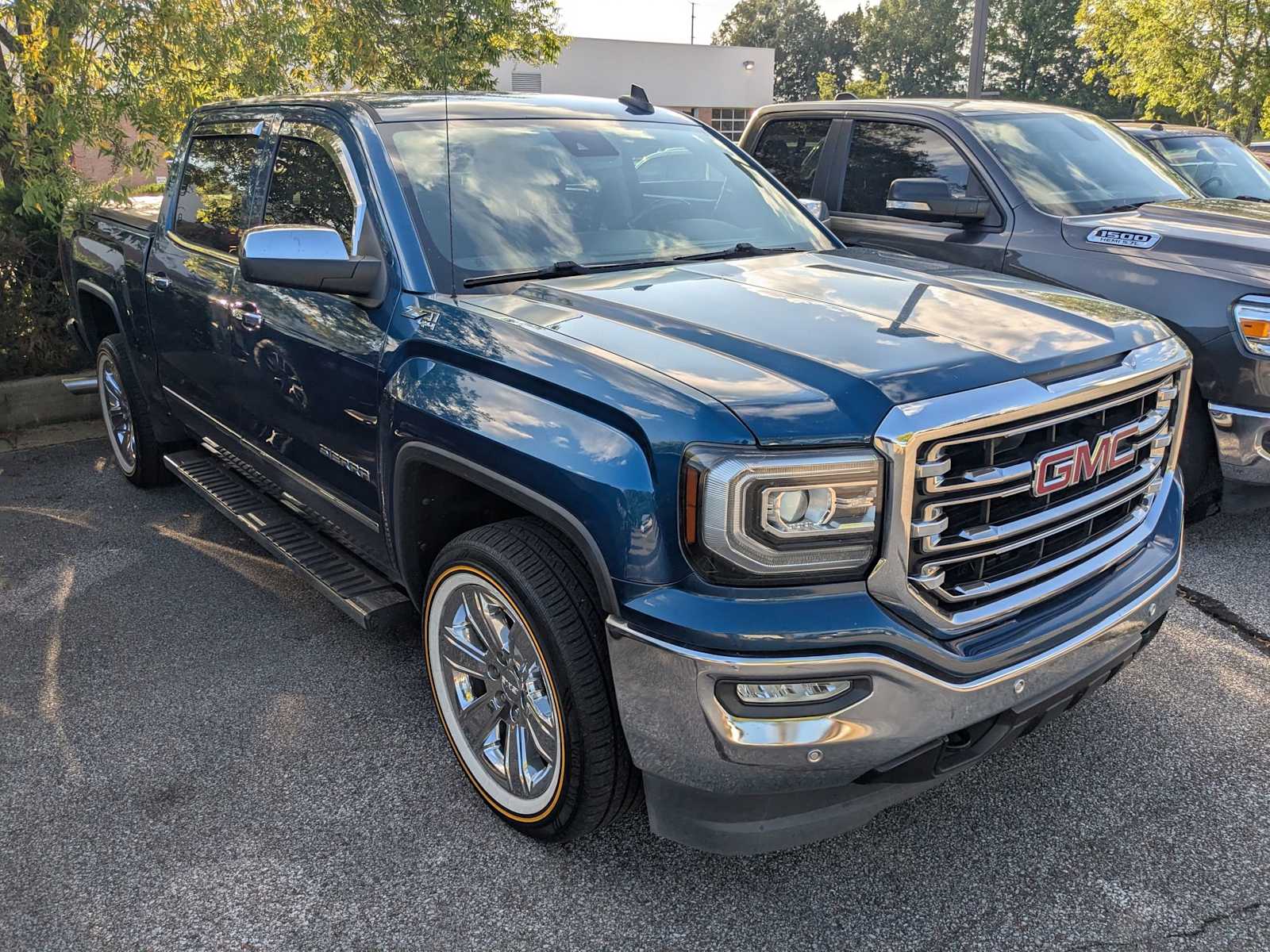 Thumbnail: 2017 GMC Sierra 1500 - 3