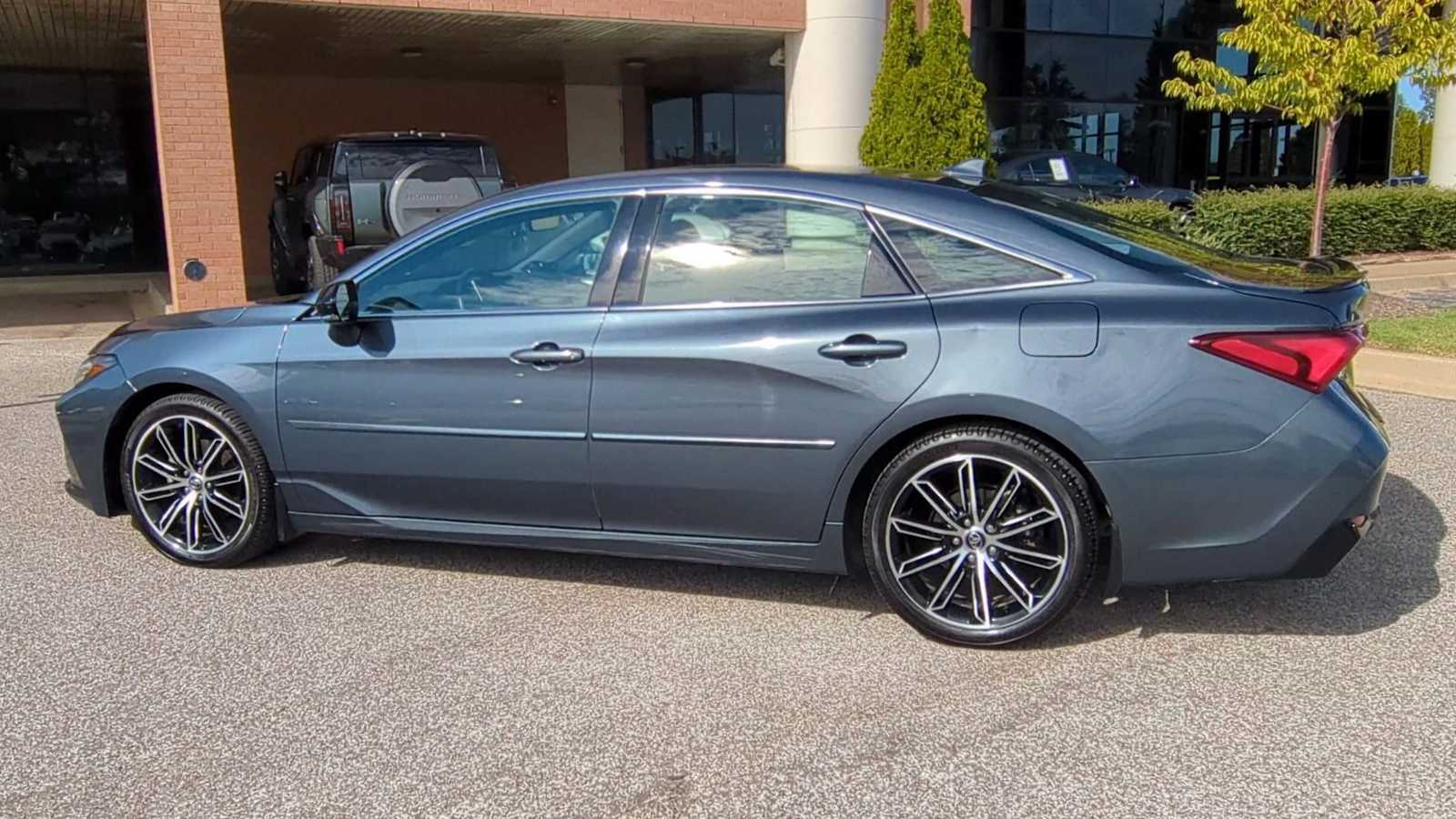 Thumbnail: 2020 Toyota Avalon - 6