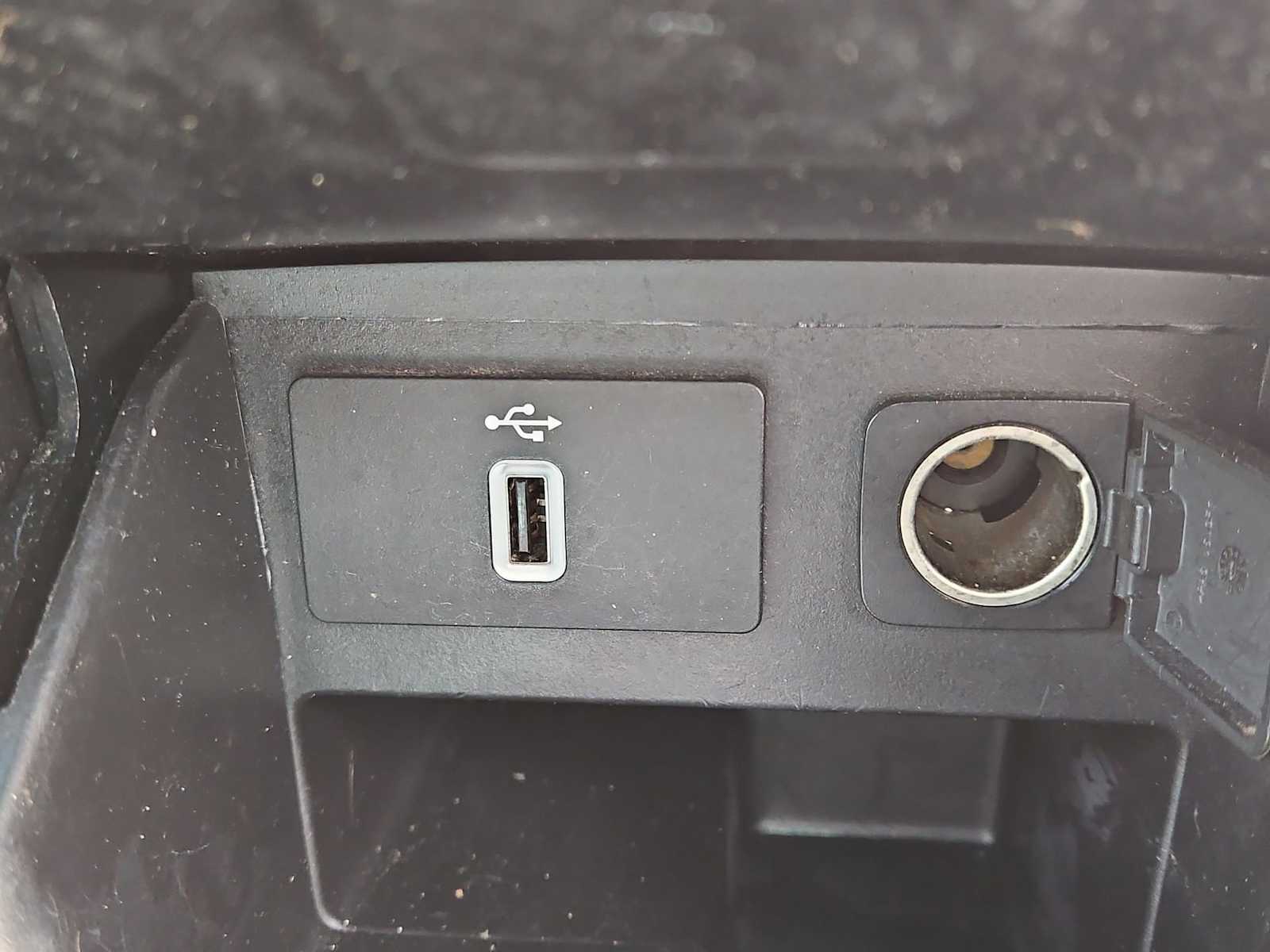 Thumbnail: 2017 Ford Explorer - 31