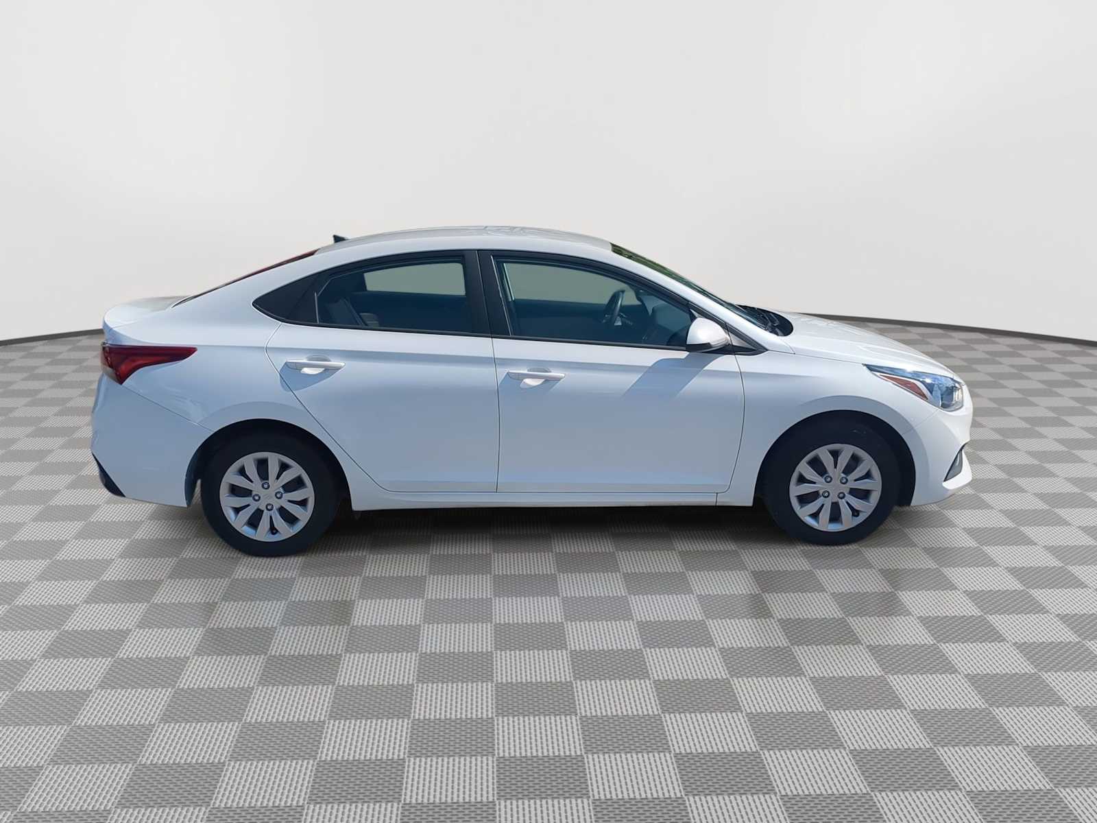Thumbnail: 2022 Hyundai Accent - 9