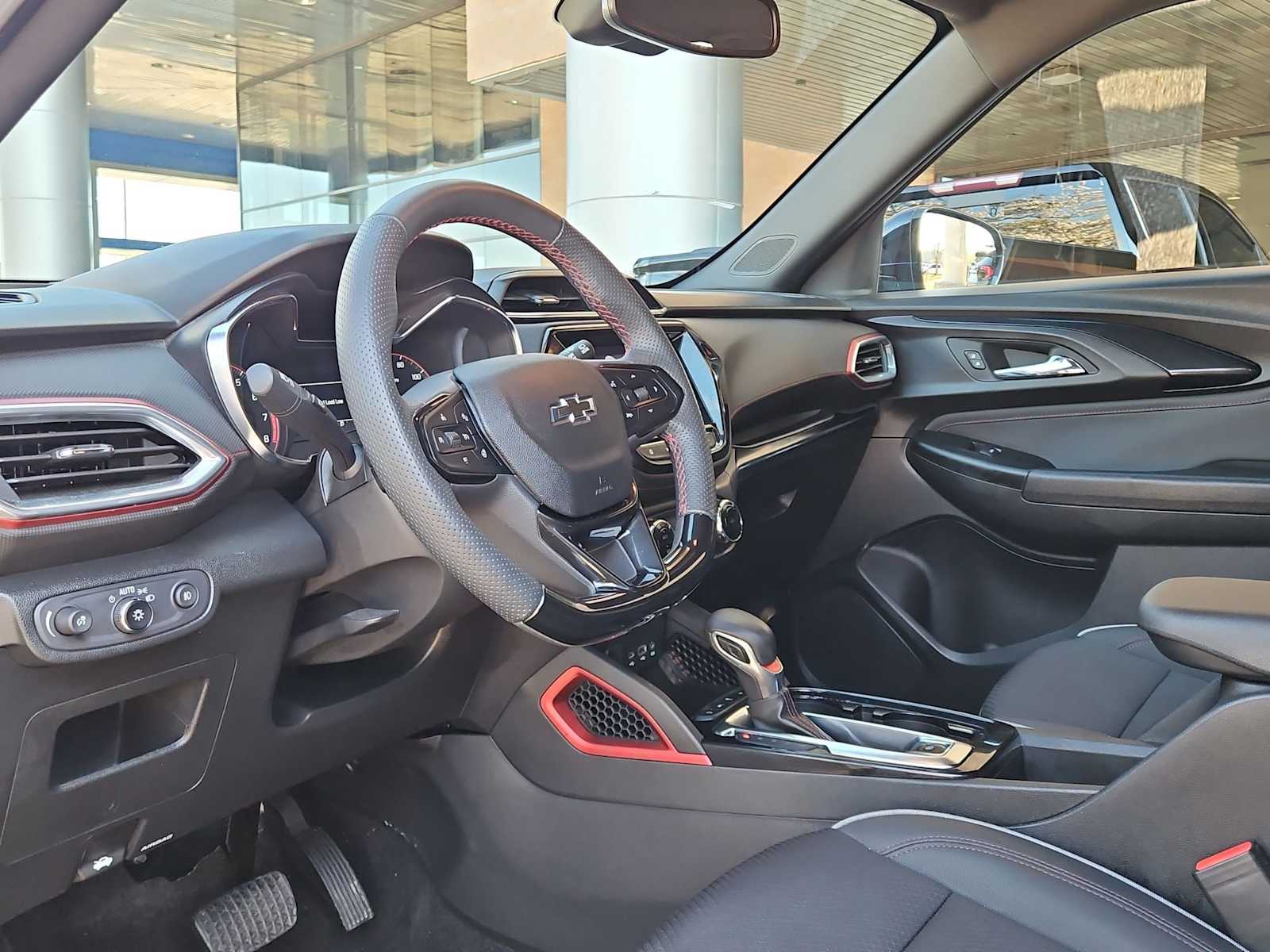 Thumbnail: 2023 Chevrolet TrailBlazer - 10