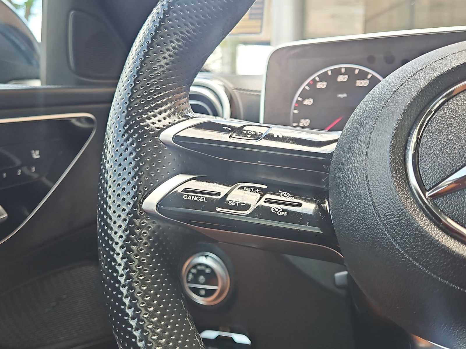 Thumbnail: 2023 Mercedes-Benz C-Class - 25