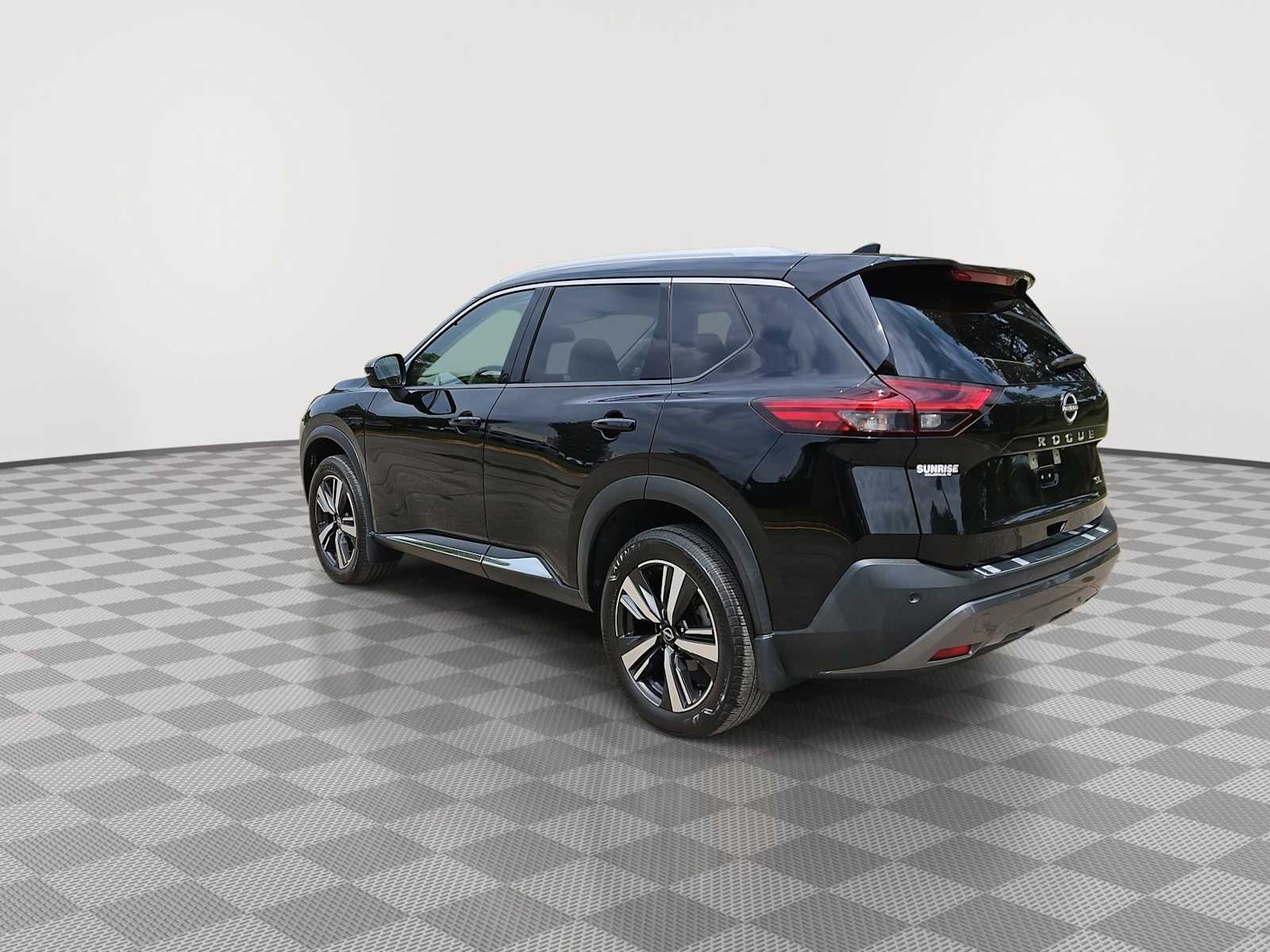 Thumbnail: 2023 Nissan Rogue - 10