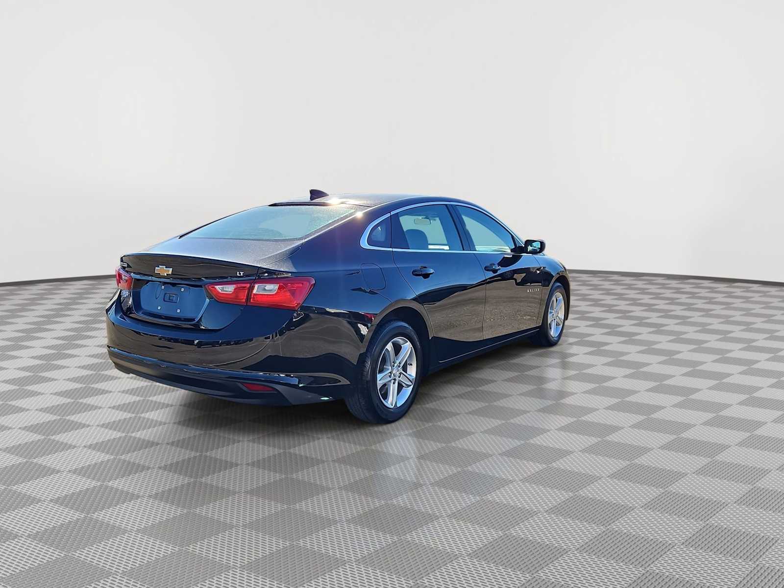 Thumbnail: 2023 Chevrolet Malibu - 8