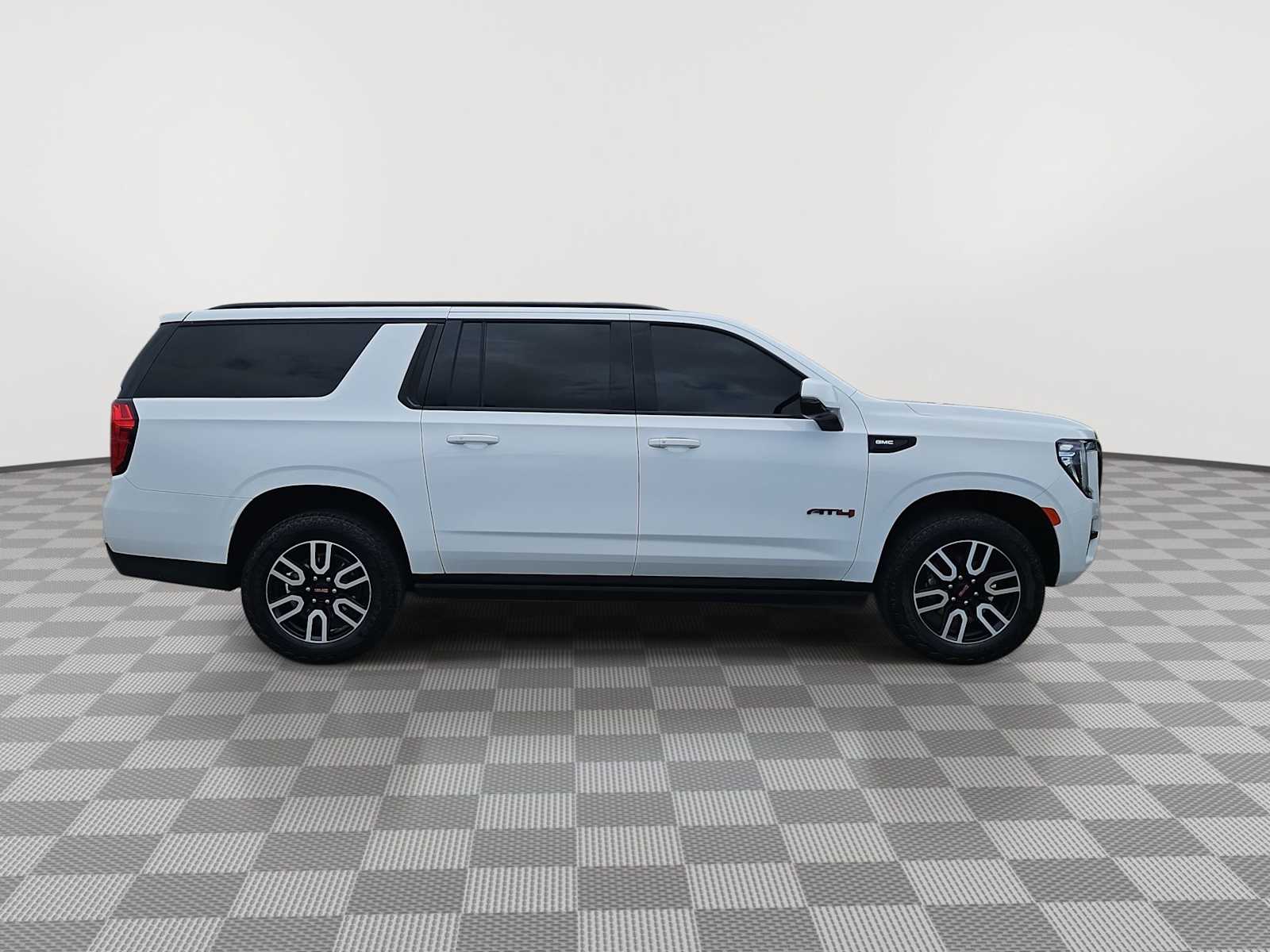 Thumbnail: 2023 GMC Yukon XL - 9