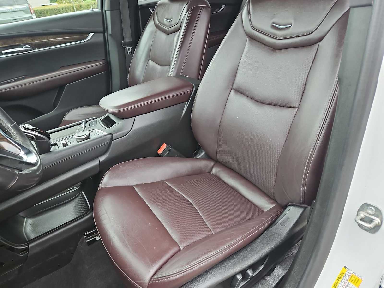 Thumbnail: 2020 Cadillac XT6 - 17