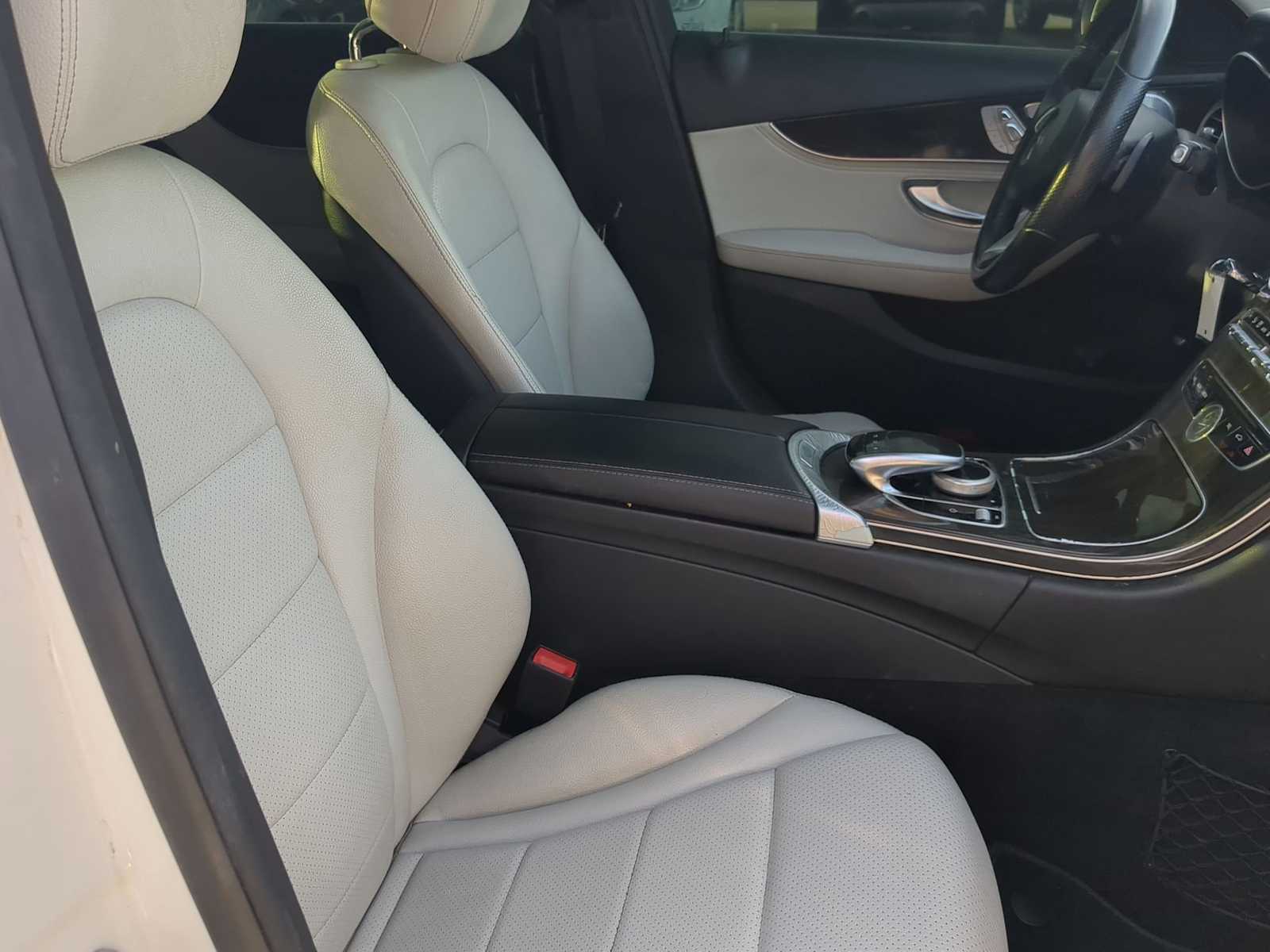 Thumbnail: 2015 Mercedes-Benz C-Class - 21