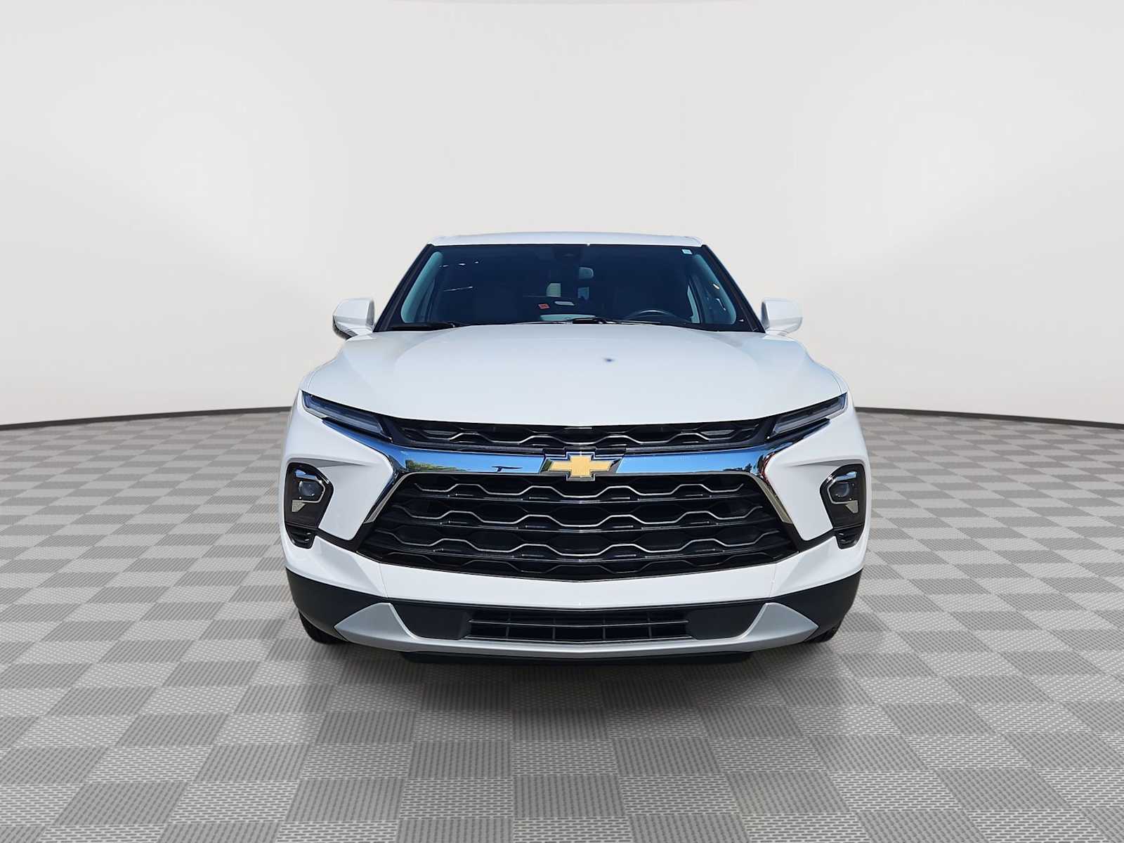Thumbnail: 2023 Chevrolet Blazer - 3
