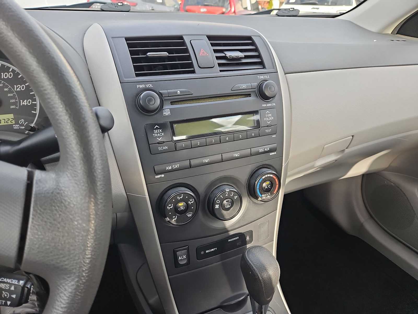 Thumbnail: 2009 Toyota Corolla - 25