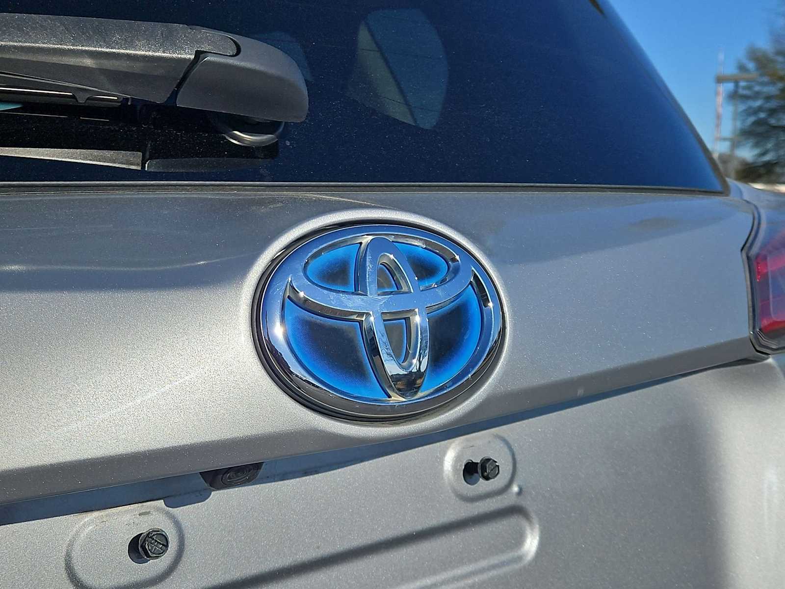 Thumbnail: 2017 Toyota RAV4 - 12
