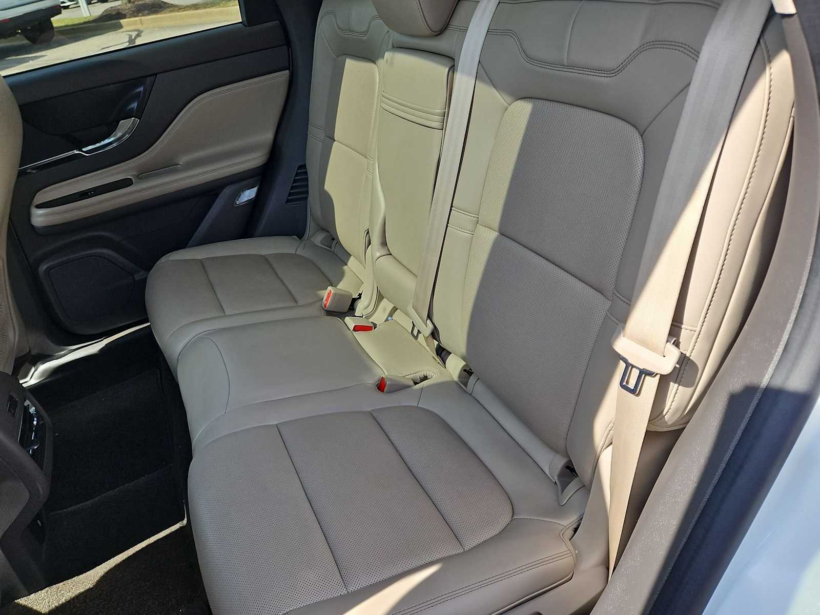 Thumbnail: 2021 Lincoln Corsair - 21