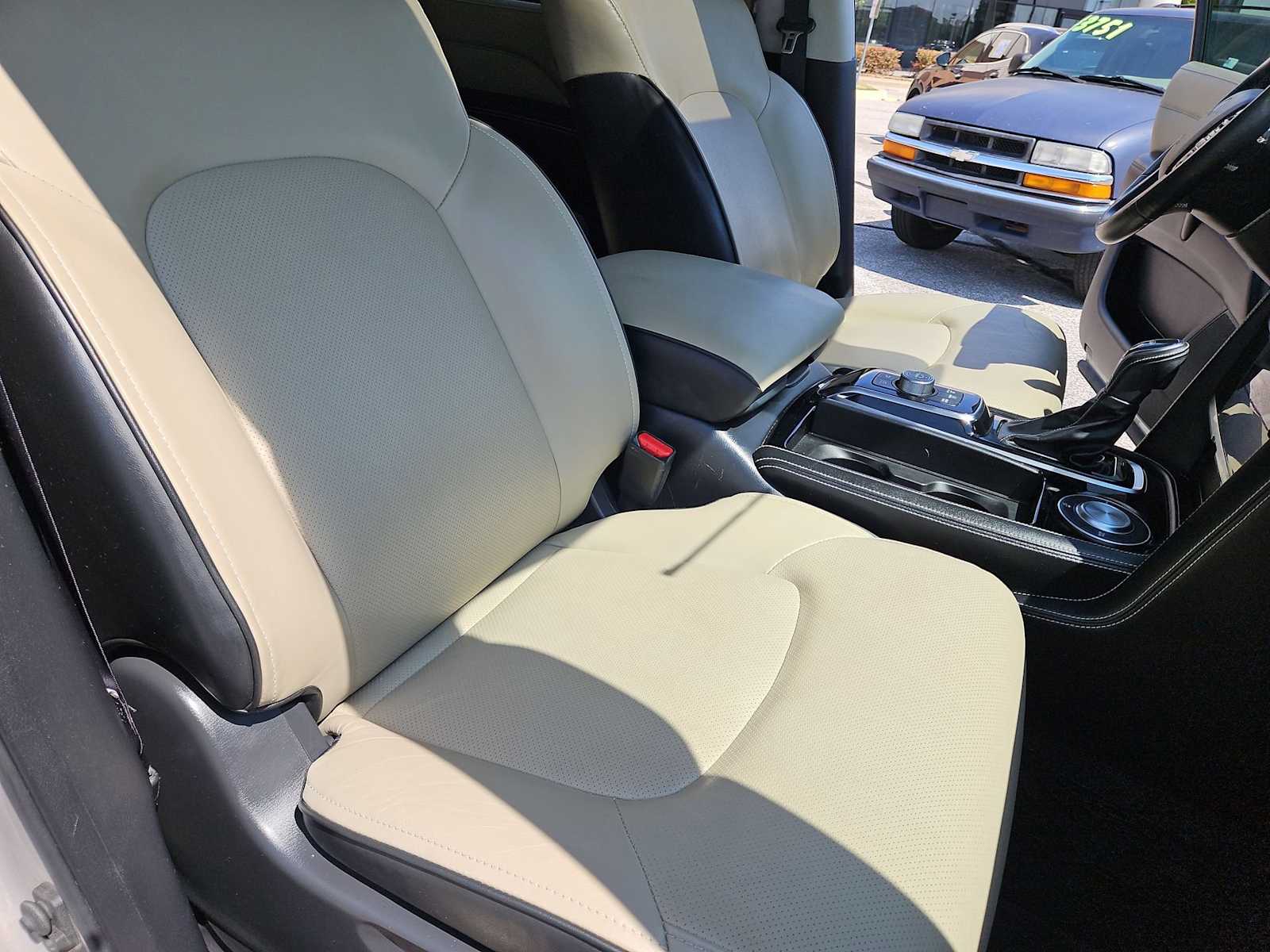 Thumbnail: 2022 INFINITI QX80 - 23