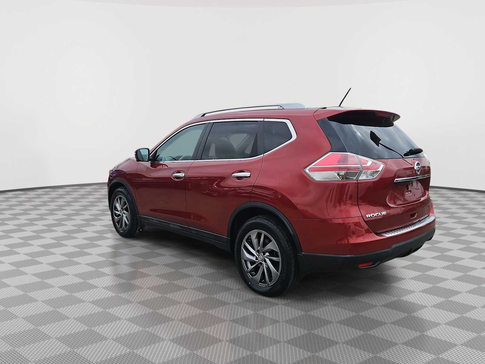 Thumbnail: 2015 Nissan Rogue - 6