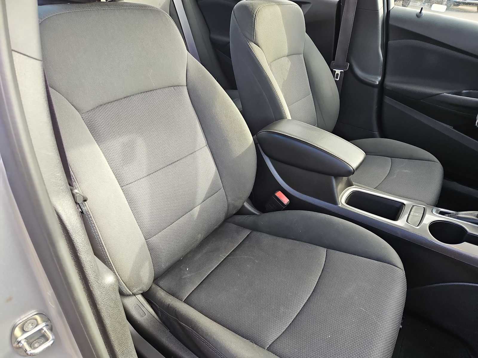 Thumbnail: 2017 Chevrolet Cruze - 20