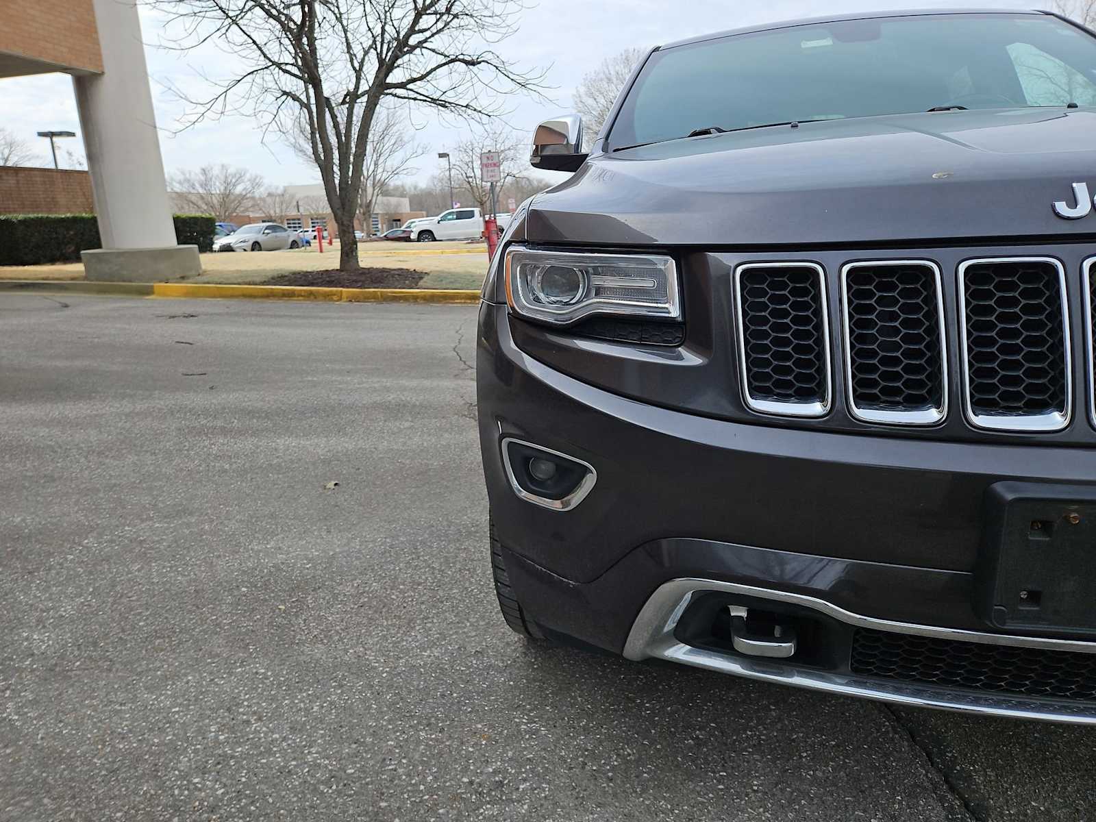Thumbnail: 2015 Jeep Grand Cherokee - 11