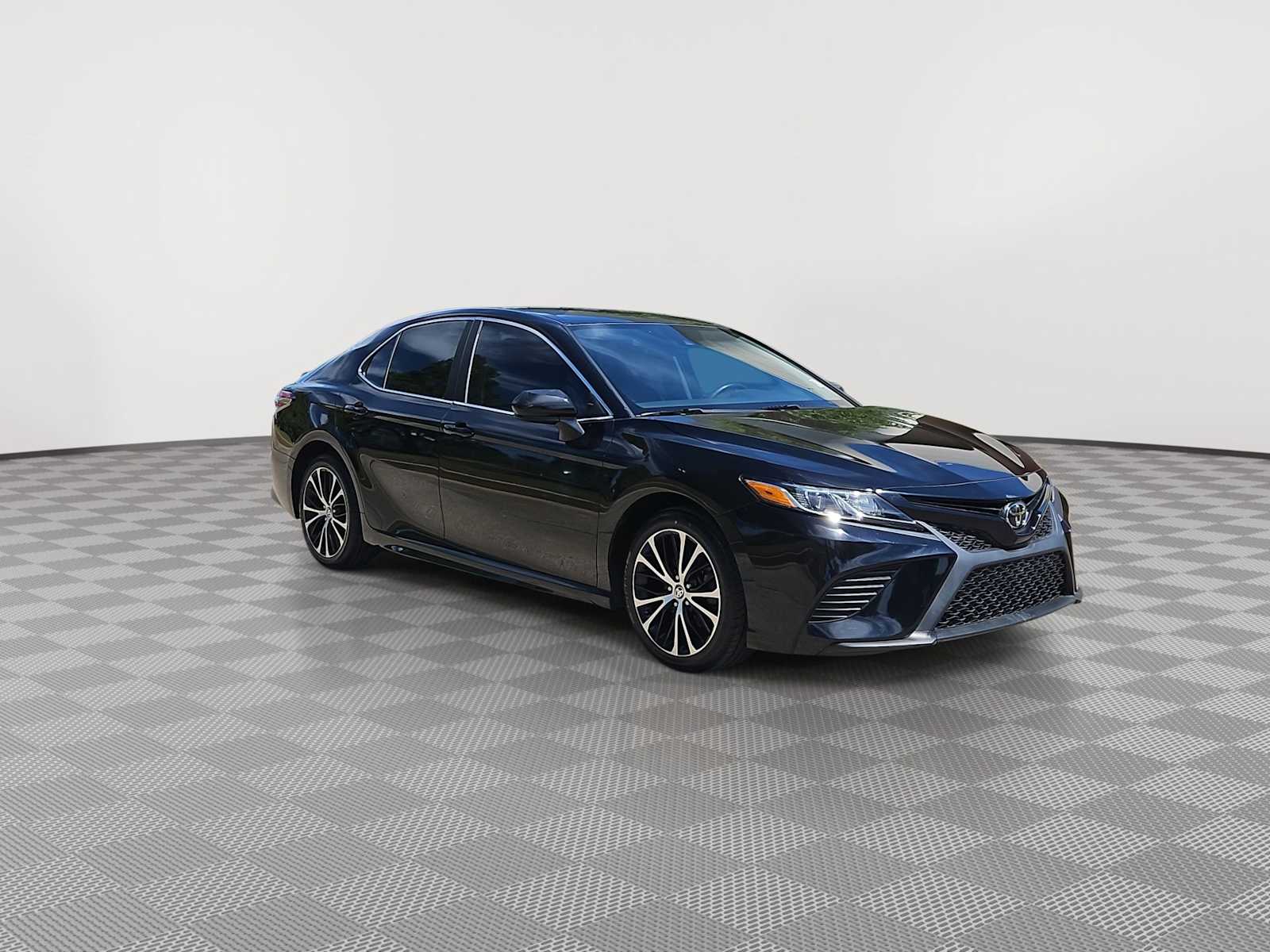 Thumbnail: 2020 Toyota Camry - 3