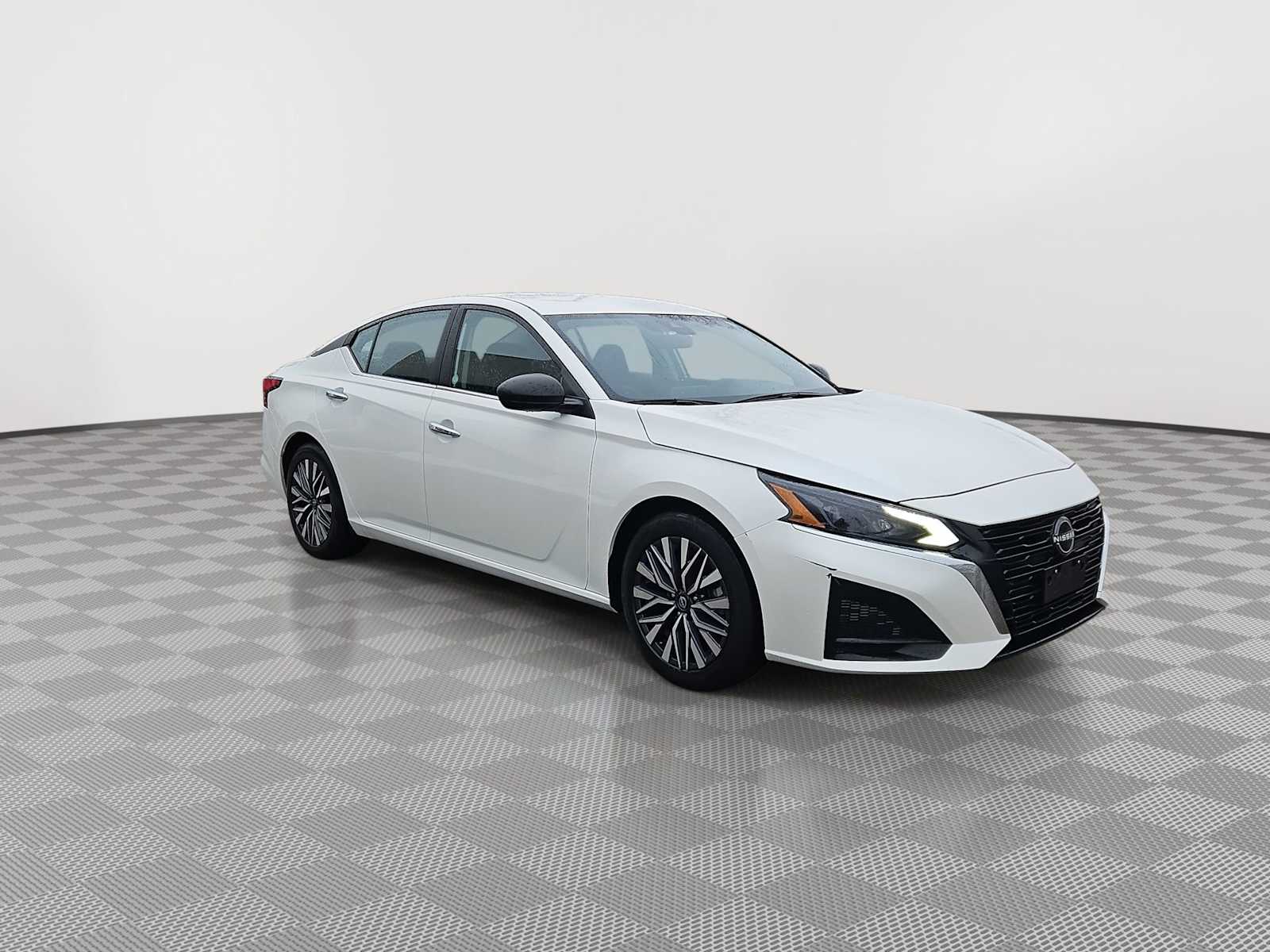 Thumbnail: 2024 Nissan Altima - 2